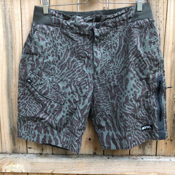Nike mens L allover pattern print cargo shorts - Picture 1 of 6